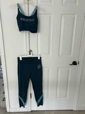 Peloton Women’s Teal and Aqua Active Leggings Set